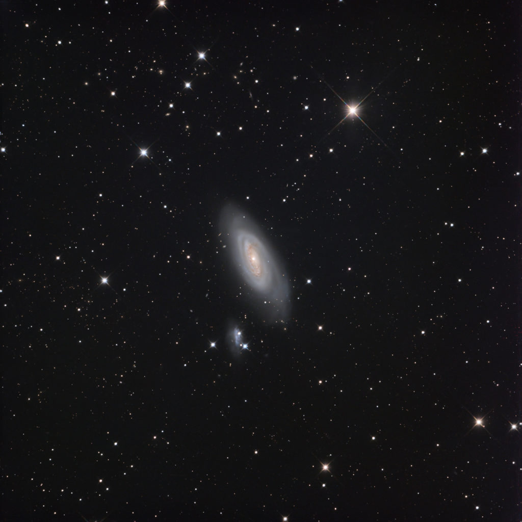 M90銀河(おとめ座銀河団) の天体写真（フル）